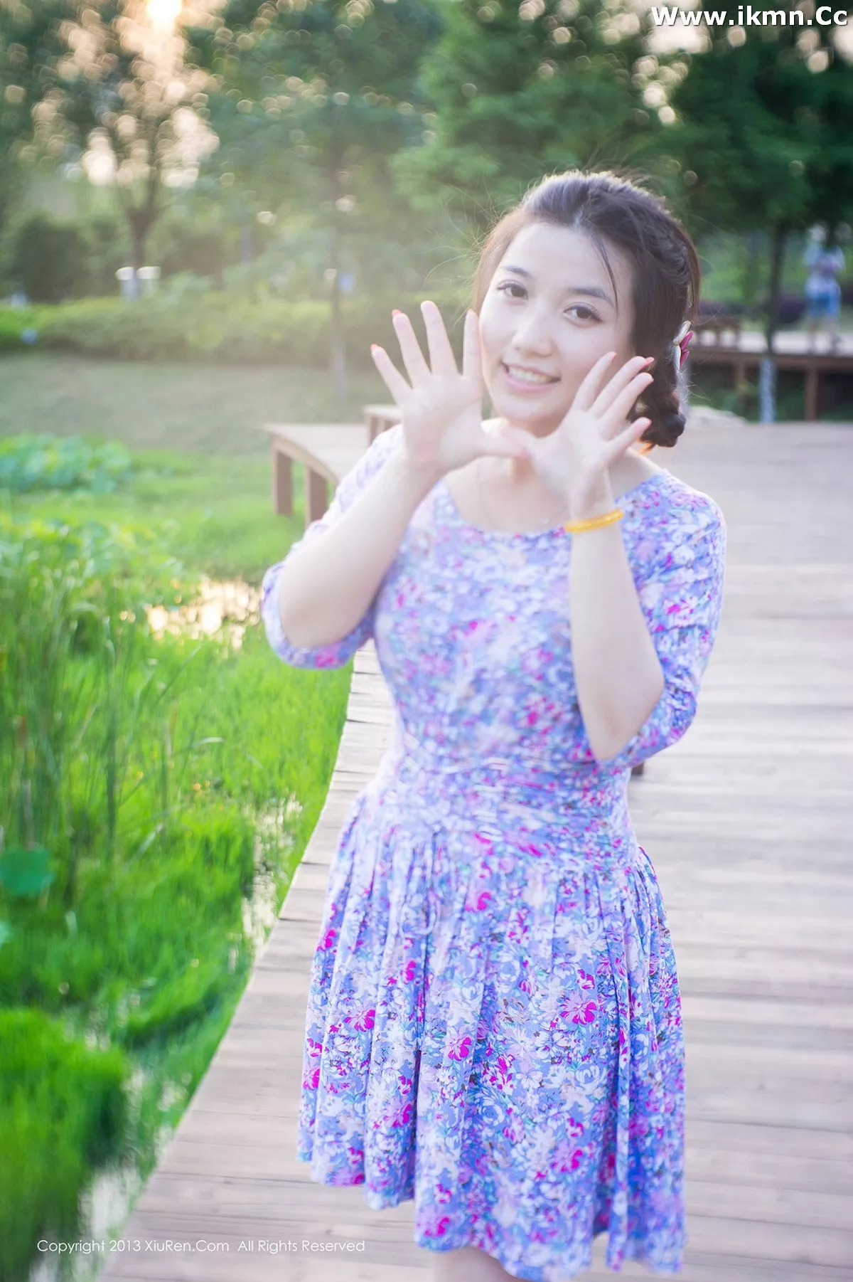 漂亮美女_默漠无荢全集