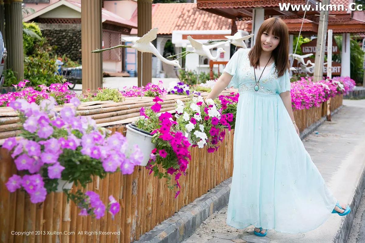 漂亮美女_默漠无荢全集