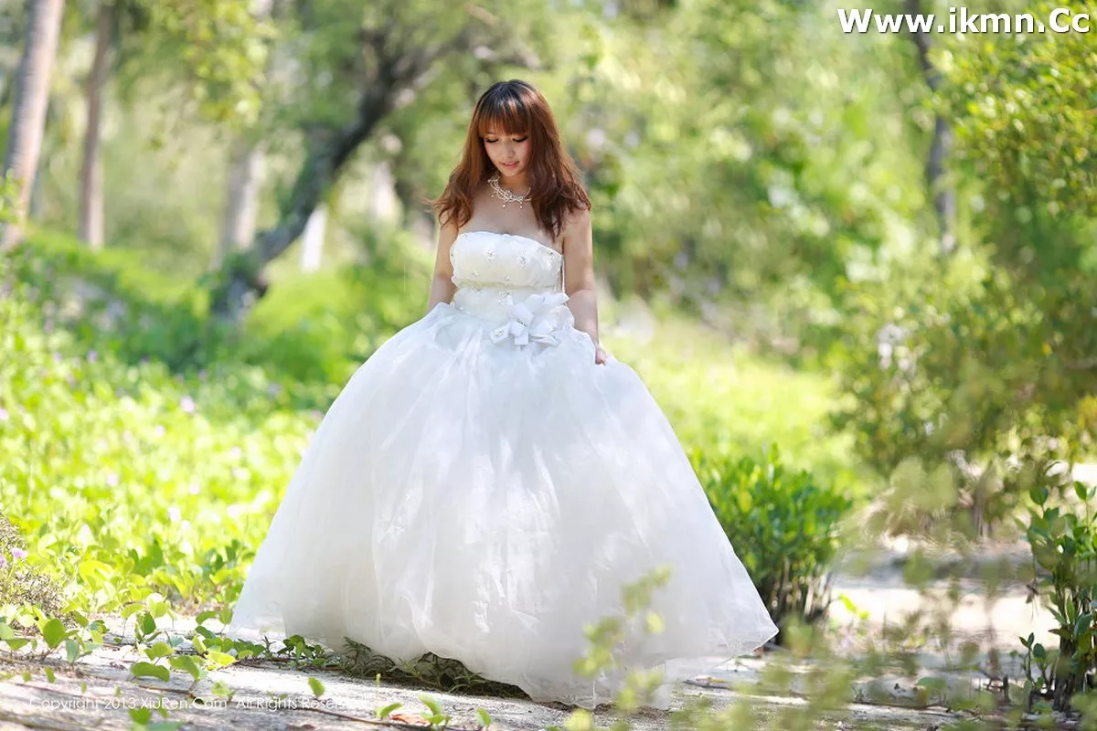 漂亮美女_默漠无荢全集