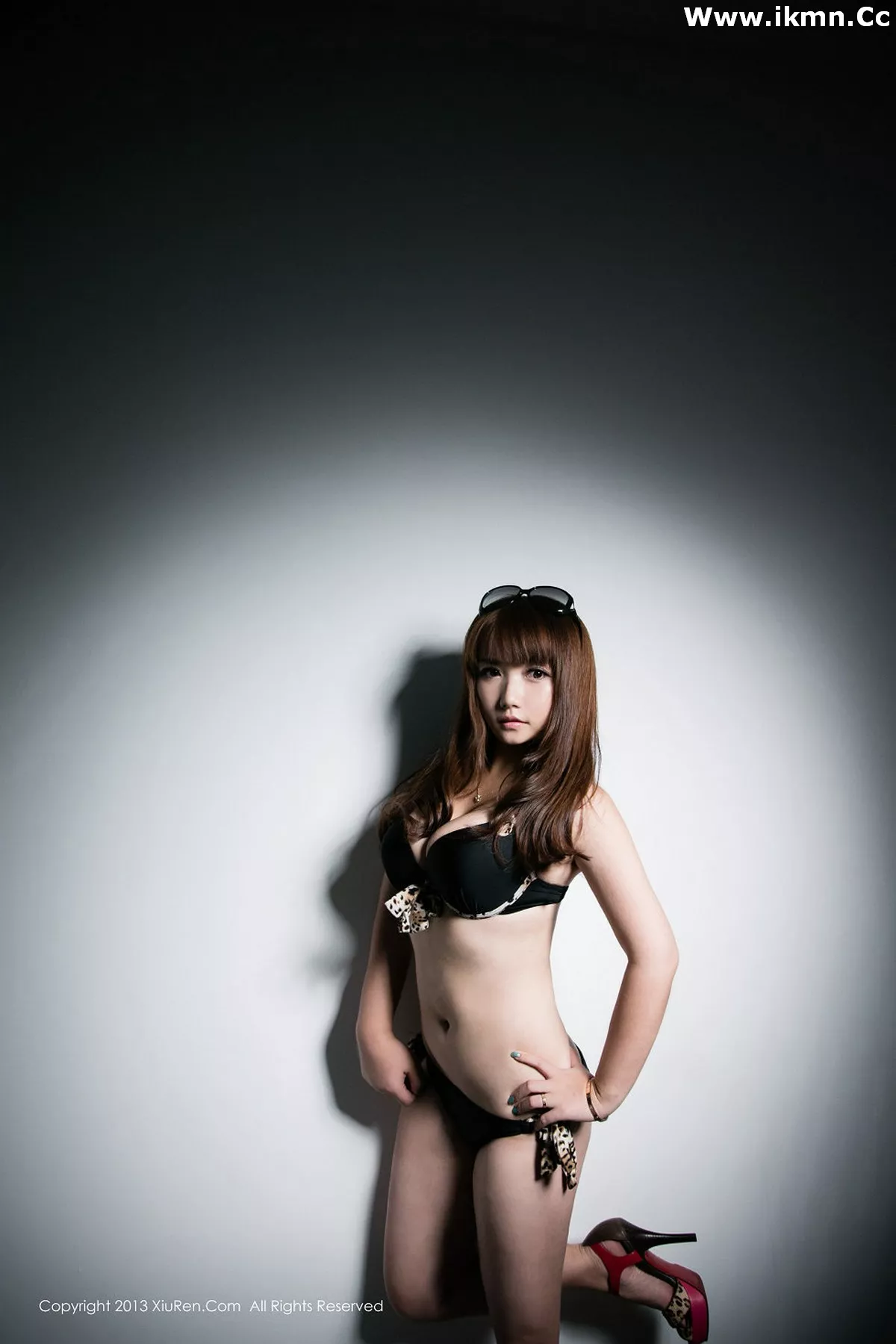 漂亮美女_默漠无荢全集