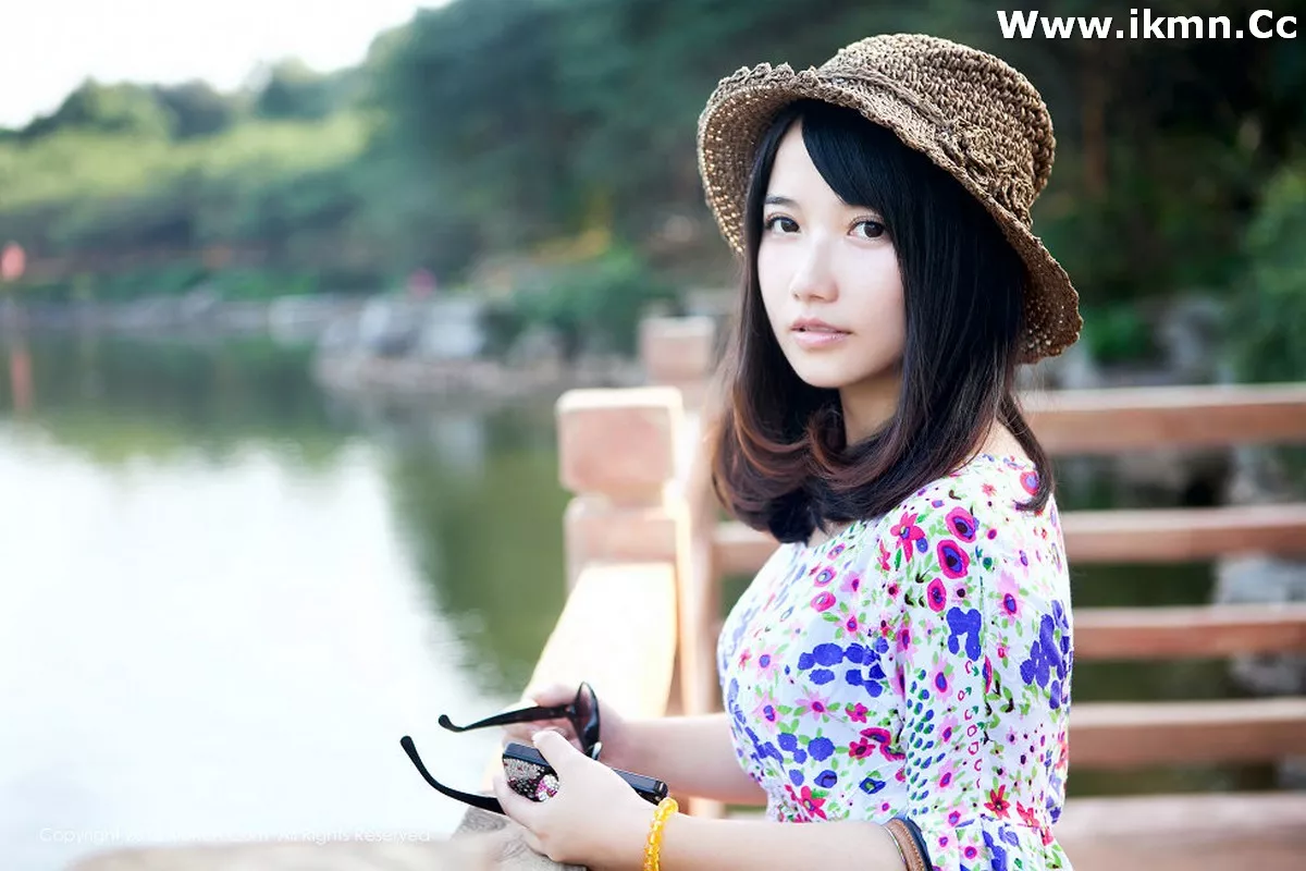 漂亮美女_默漠无荢全集