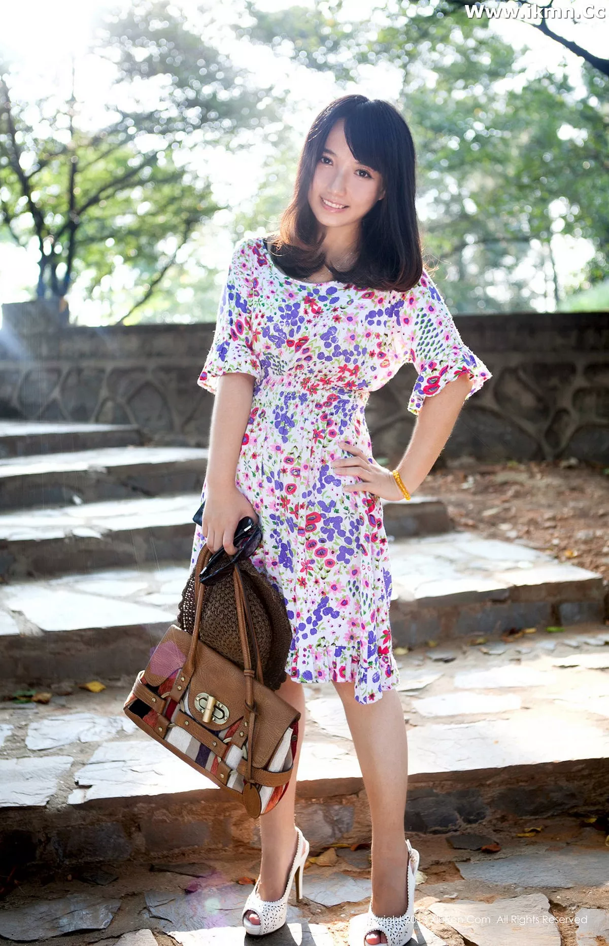 漂亮美女_默漠无荢全集