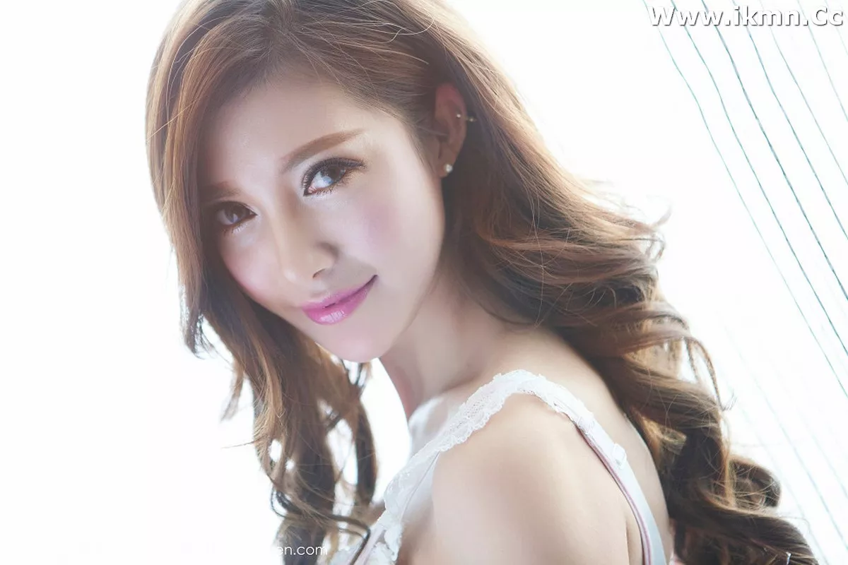 漂亮美女_奶茶-Emily全集