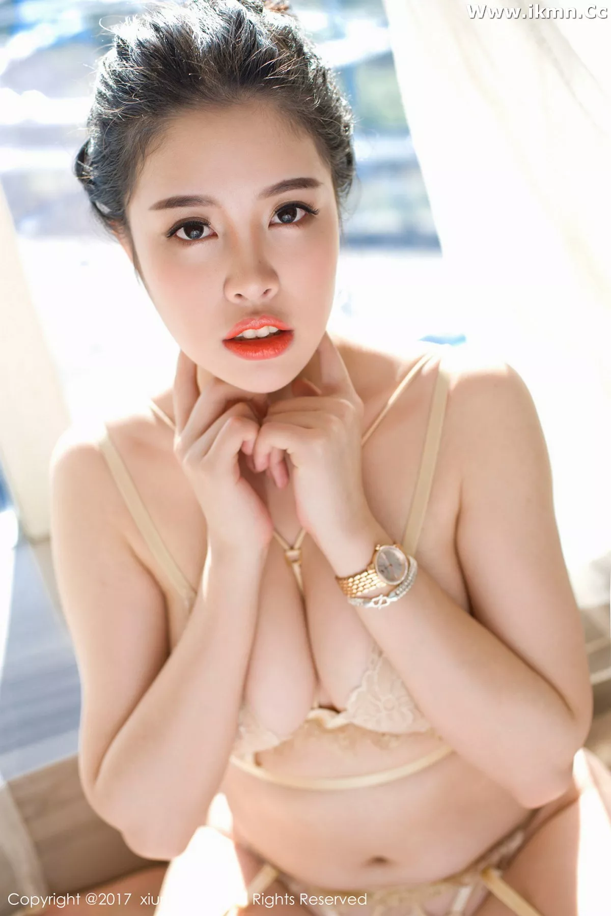 漂亮美女_飞的小虎牙全集