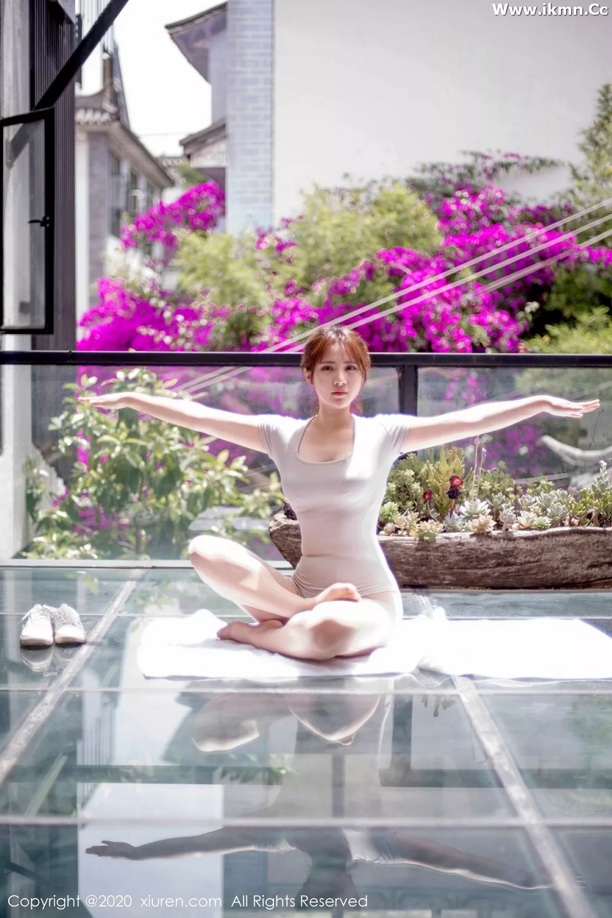 漂亮美女_久久Aimee全集