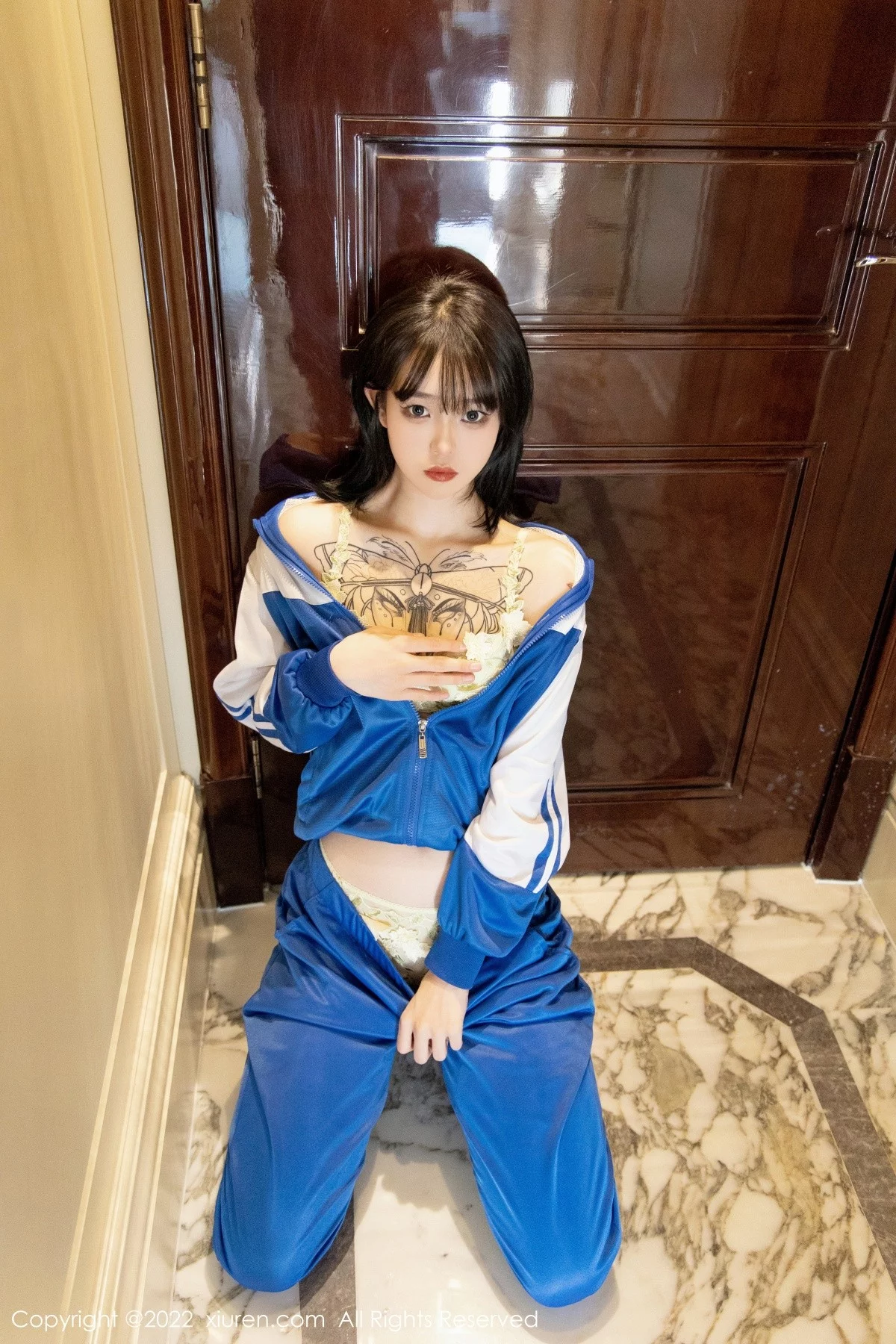 漂亮美女_奶瓶全集