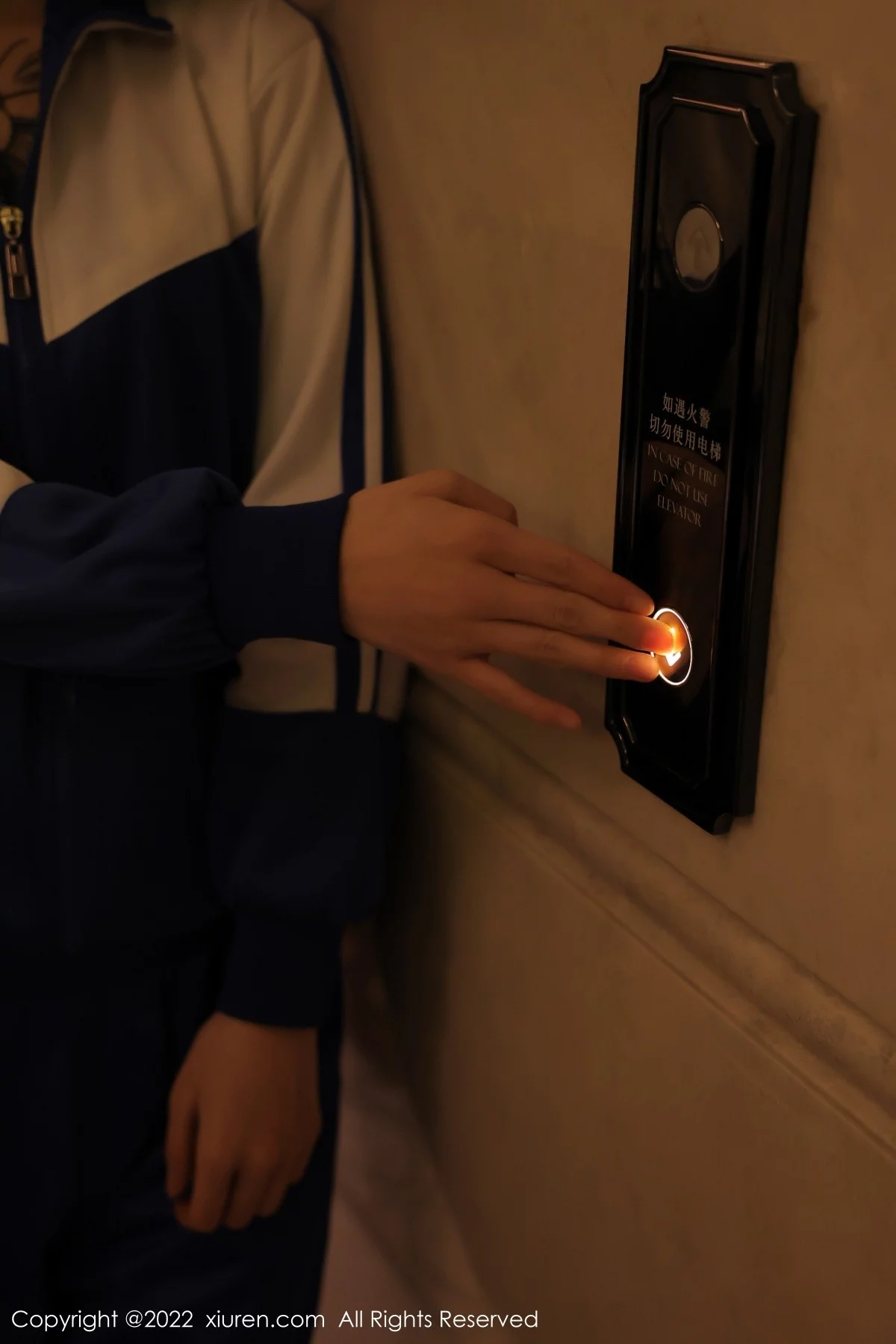 漂亮美女_奶瓶全集