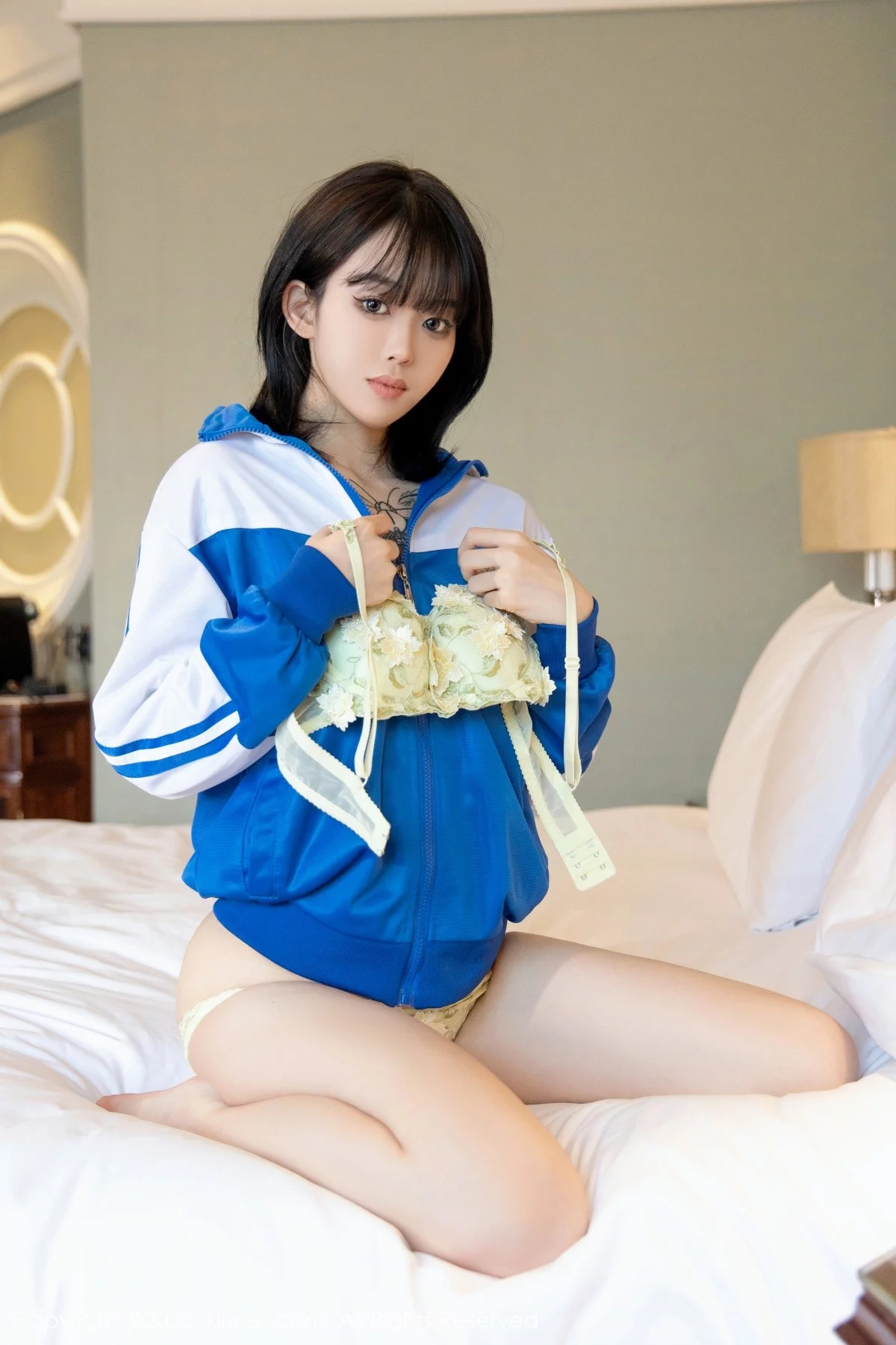 漂亮美女_奶瓶全集