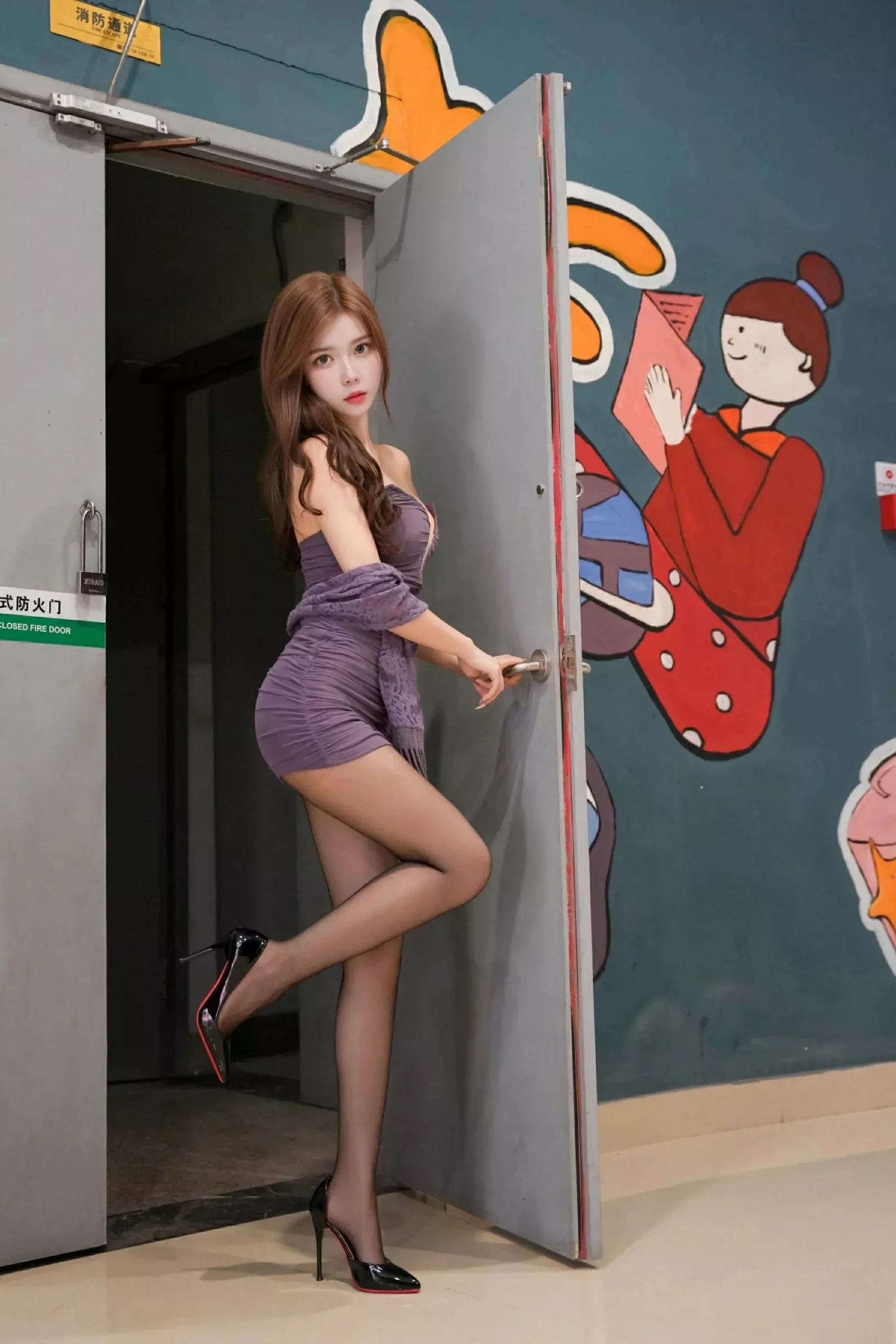 漂亮美女_拍黄瓜全集