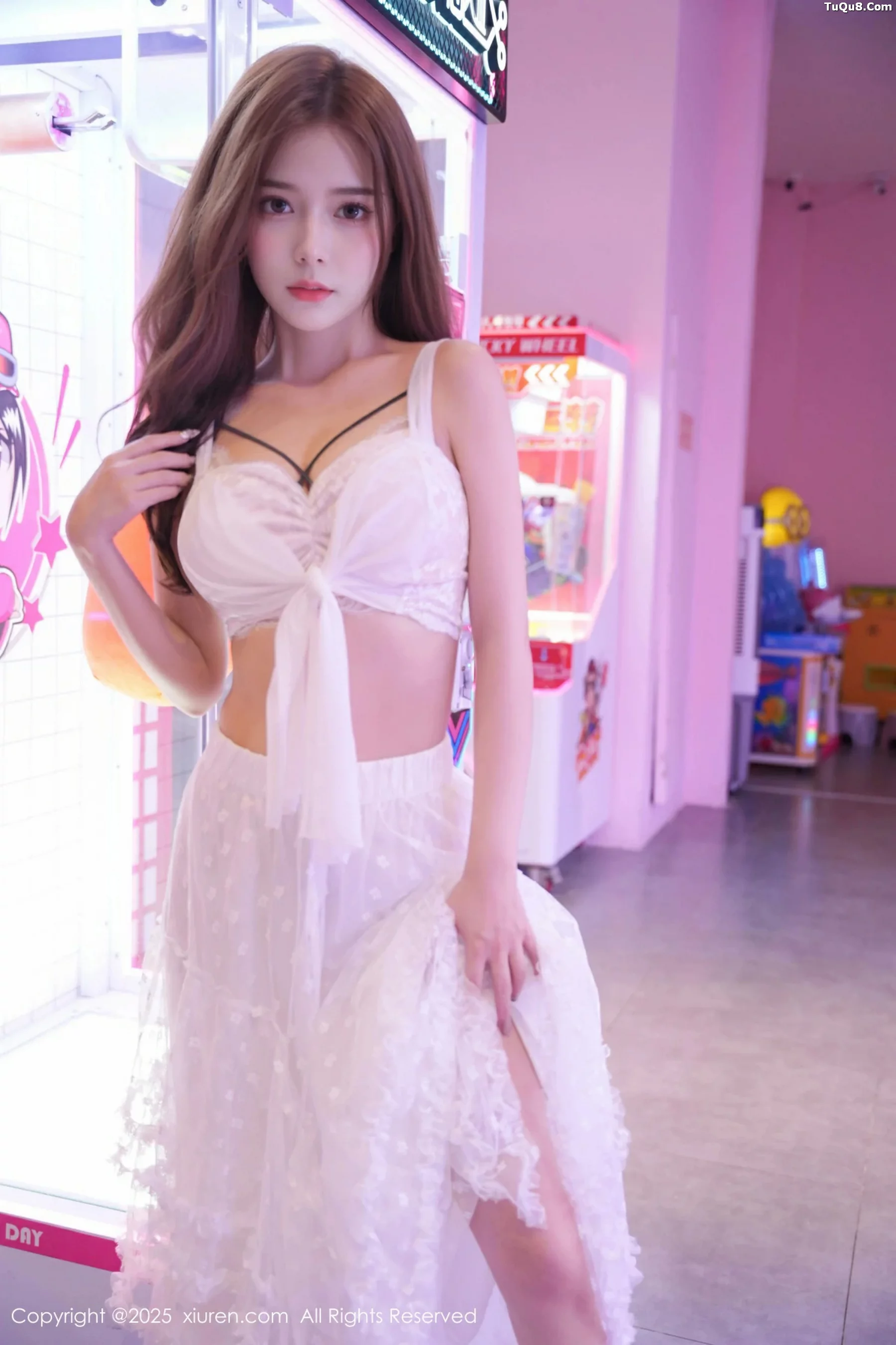 漂亮美女_拍黄瓜全集