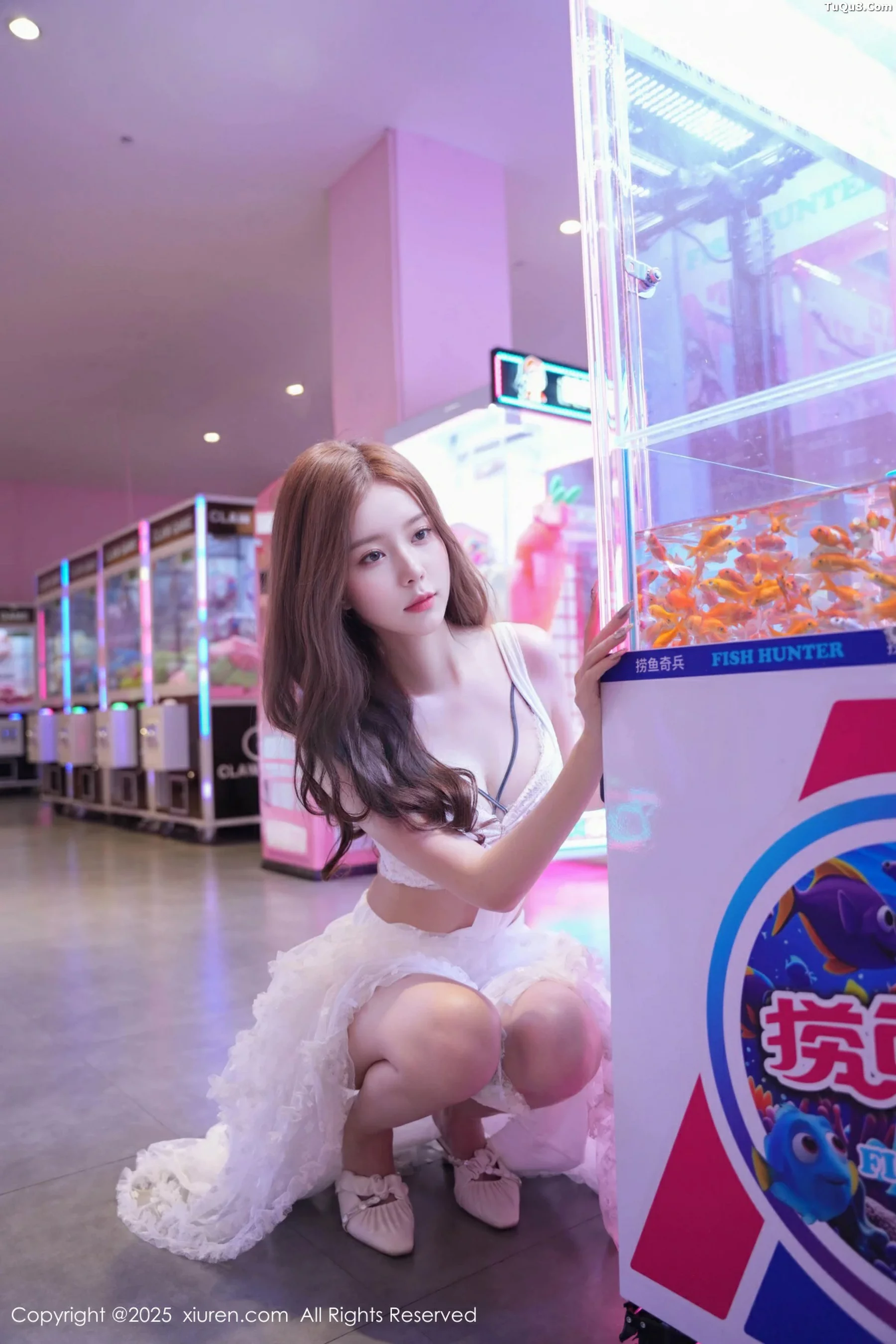 漂亮美女_拍黄瓜全集