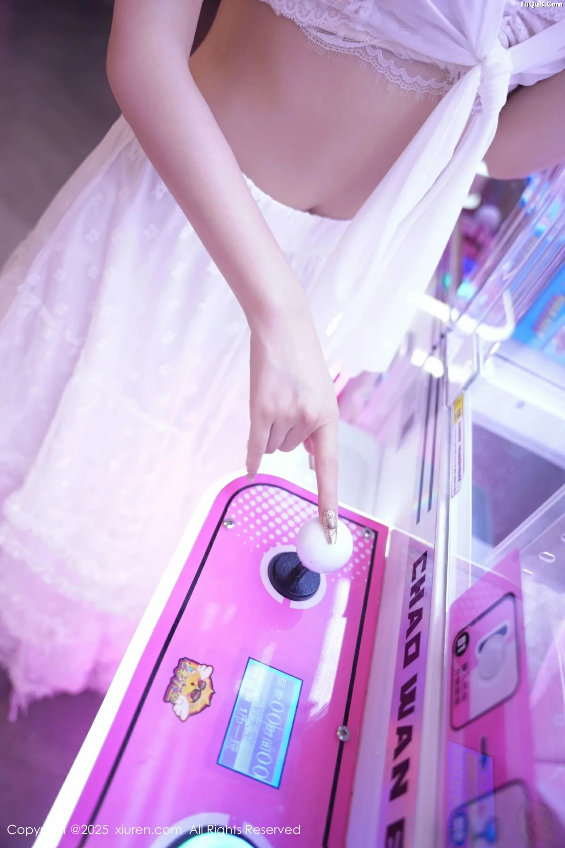 漂亮美女_拍黄瓜全集