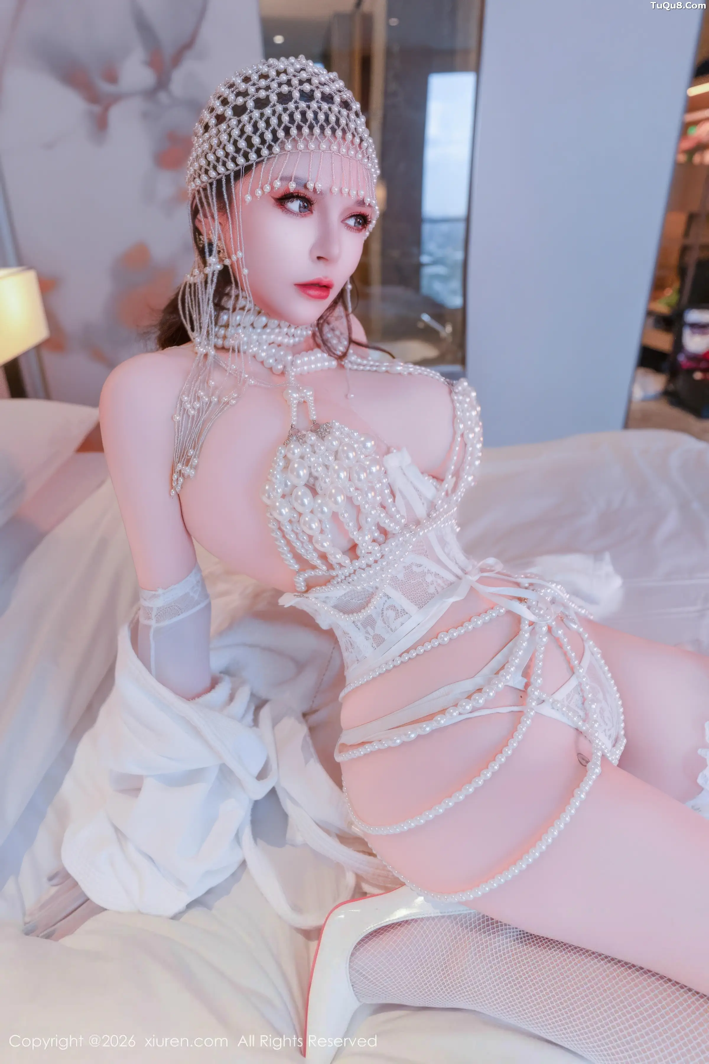 漂亮美女_伊丽莎有点白全集