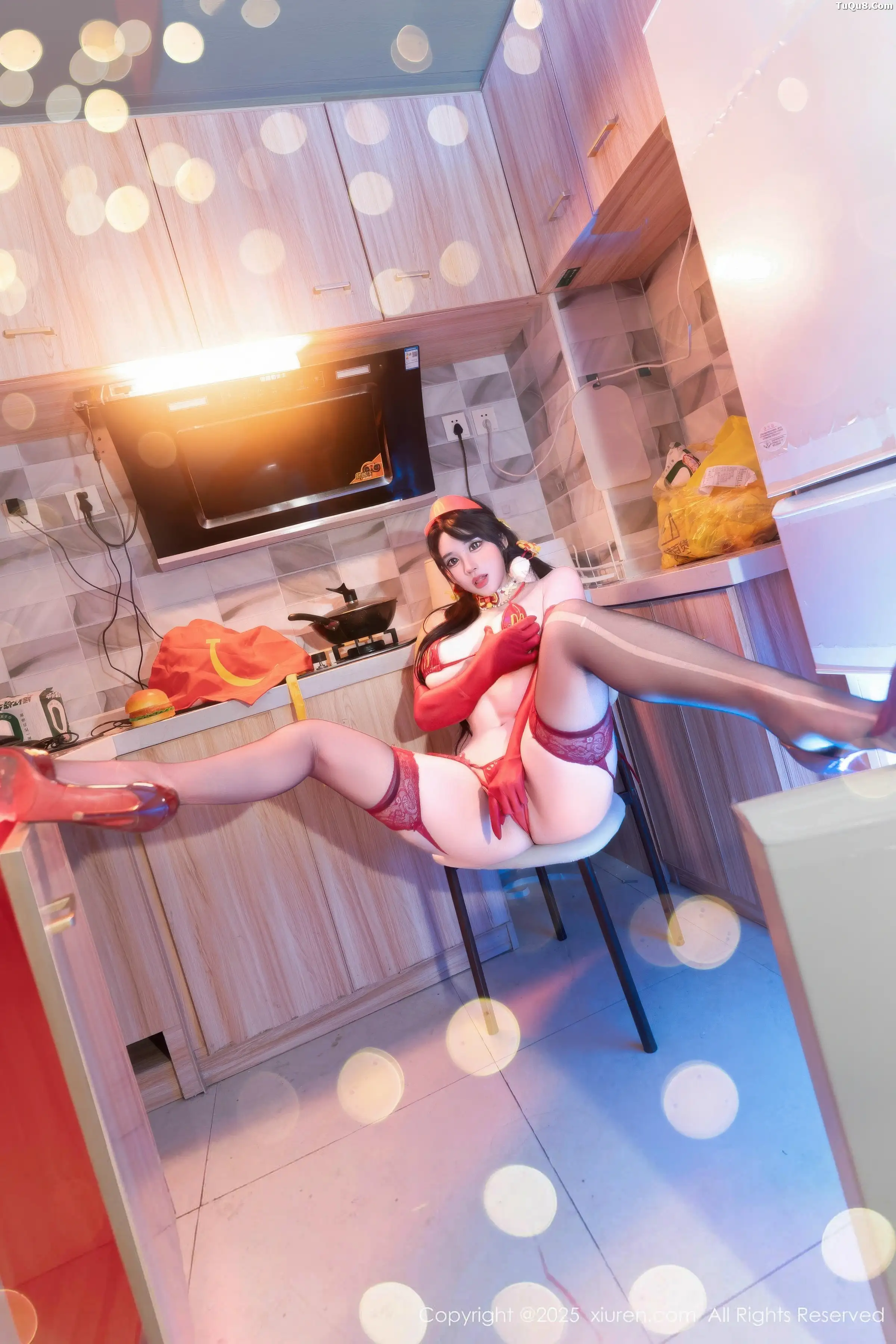 漂亮美女_汐汐爱吃草莓全集 漂亮美女_汐汐爱吃草莓全集