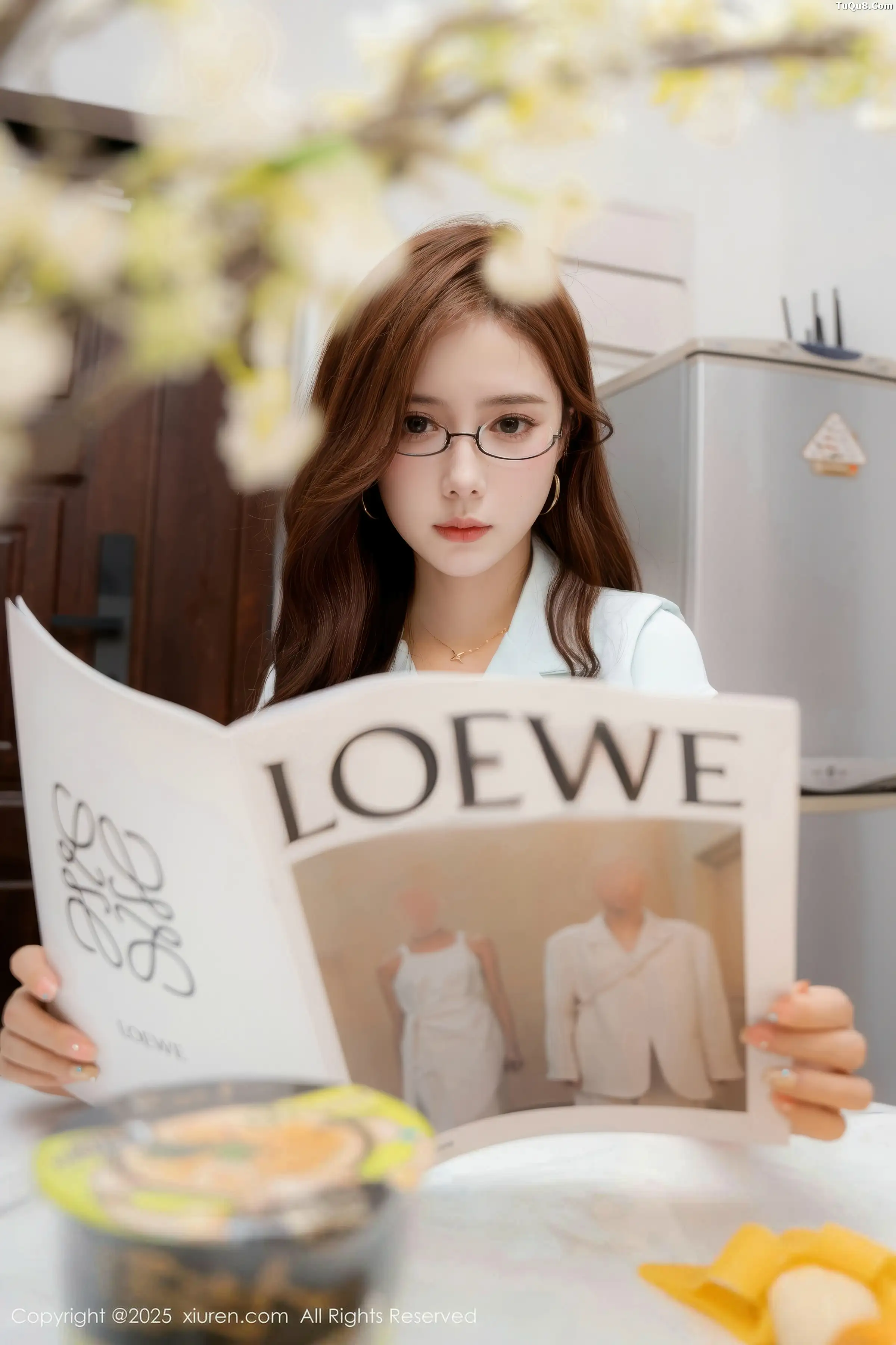 漂亮美女_拍黄瓜全集